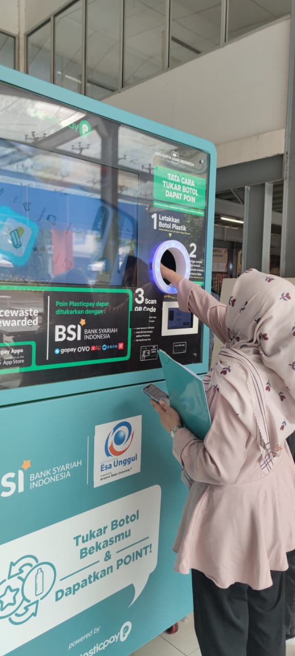 Daur ulang sampah botol plastik